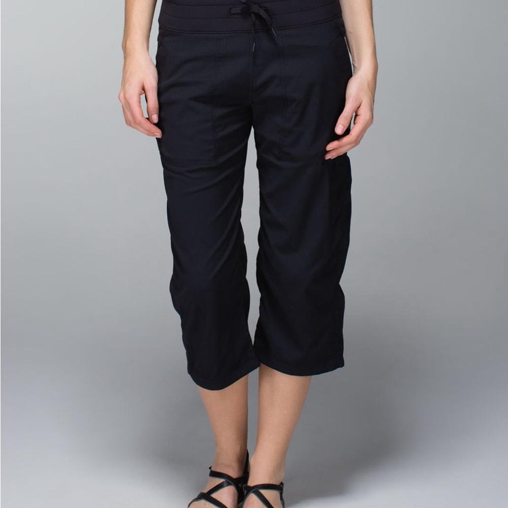 Lululemon dance studio crop joggers